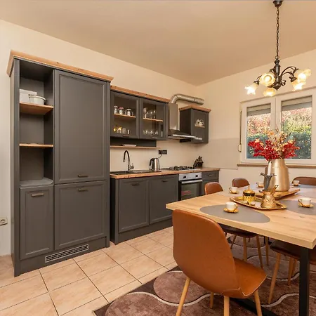 Appartement 2 Bedroom Stunning In