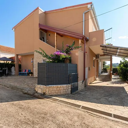 2 Bedroom Stunning In Zadar