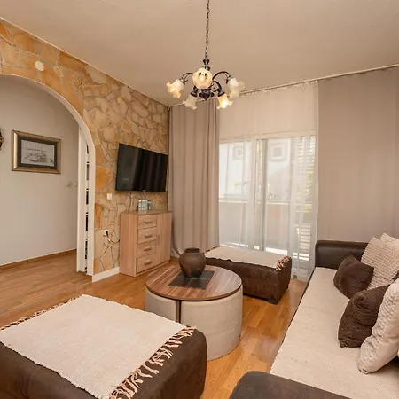 2 Bedroom Stunning In Zadar