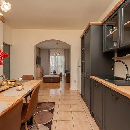Apartamento Beautiful In With Wifi
